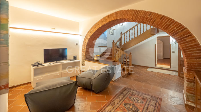 Image No.23-4 Bed Country House for sale