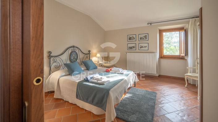 Image No.34-4 Bed Country House for sale