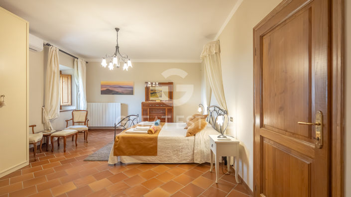 Image No.36-4 Bed Country House for sale