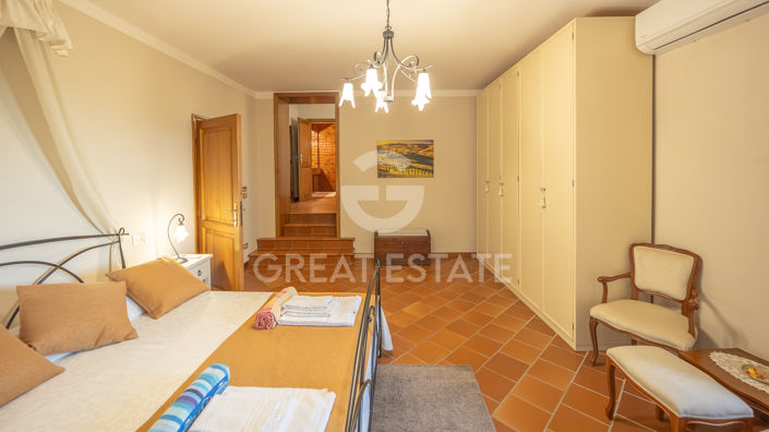 Image No.40-4 Bed Country House for sale