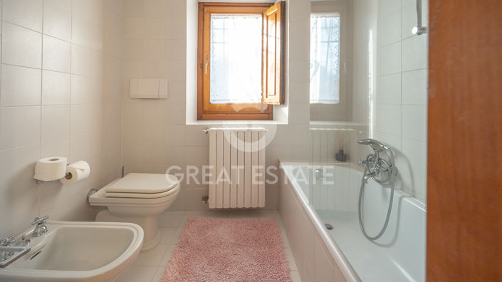 Image No.41-4 Bed Country House for sale