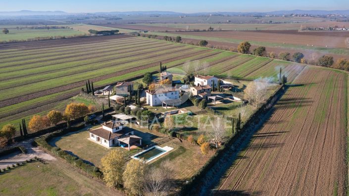Image No.10-Maison de campagne de 4 chambres à vendre à Cortona