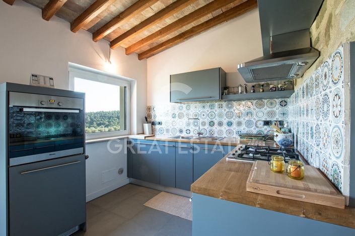 Image No.5-2 Bed Country House for sale