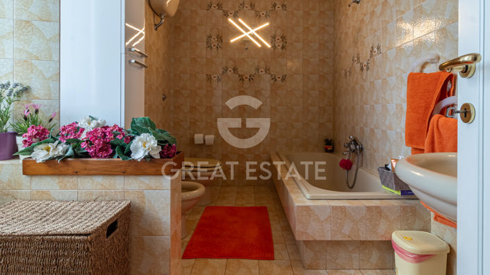 Image No.35-3 Bed Country House for sale