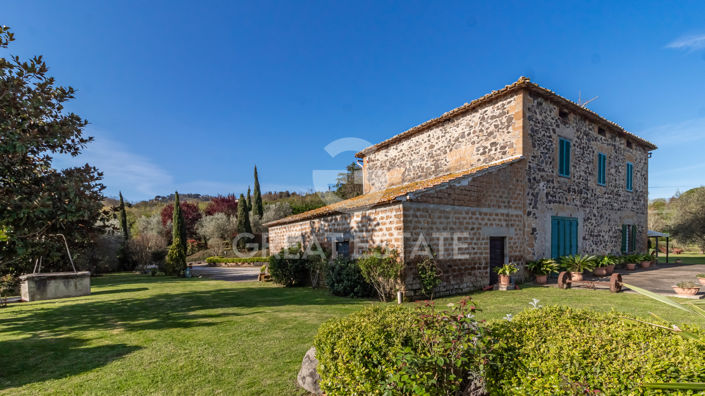 Image No.10-3 Bed Country House for sale