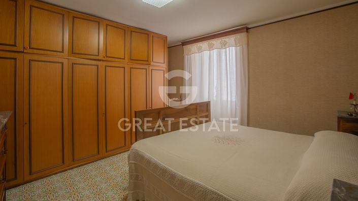 Image No.13-3 Bed Property for sale