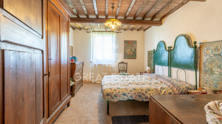 Image No.32-5 Bed Country House for sale