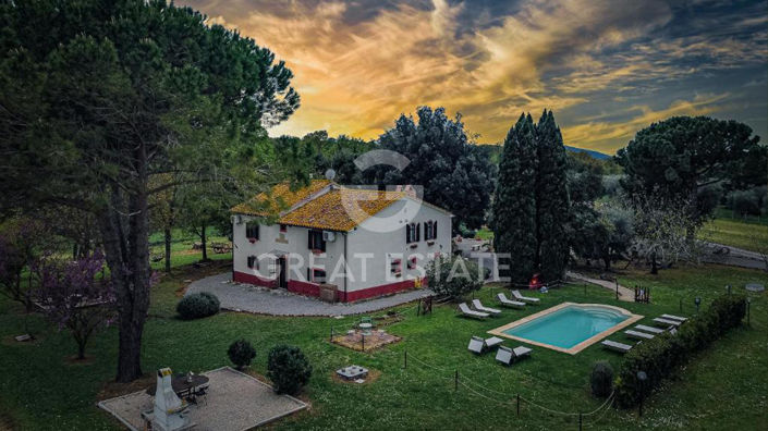 Image No.12-6 Bed Country House for sale