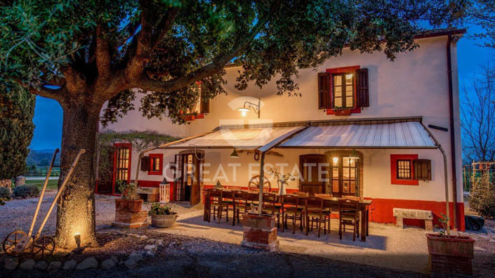 Image No.17-6 Bed Country House for sale