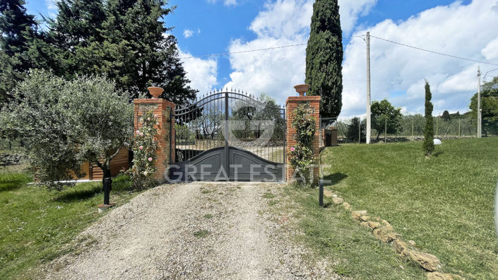 Image No.22-3 Bed Country House for sale