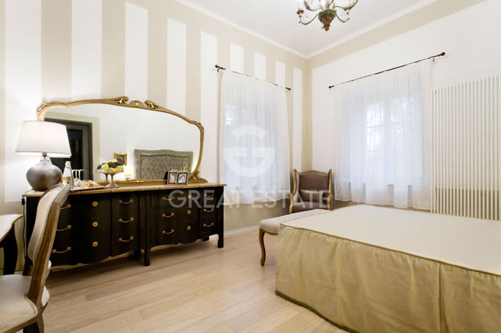 Image No.11-15 Bed Country House for sale