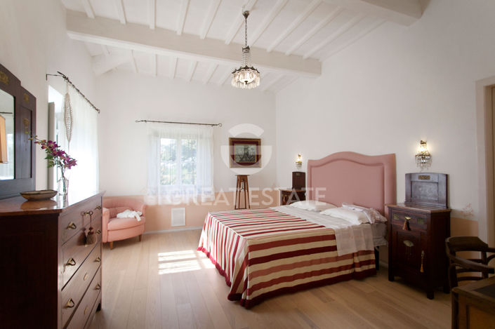 Image No.18-15 Bed Country House for sale