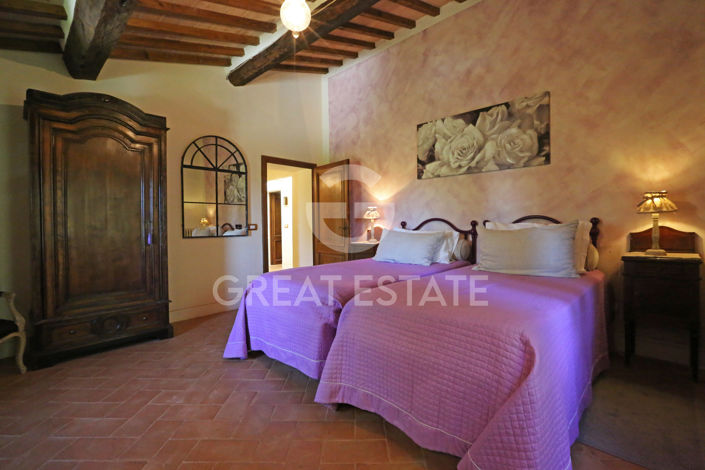 Image No.46-Maison de campagne de 4 chambres à vendre à Cetona