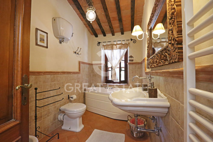 Image No.53-Maison de campagne de 4 chambres à vendre à Cetona