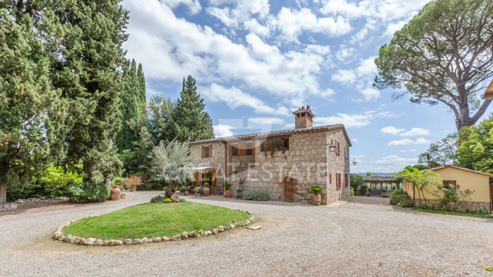 Image No.8-Maison de campagne de 4 chambres à vendre à Cetona