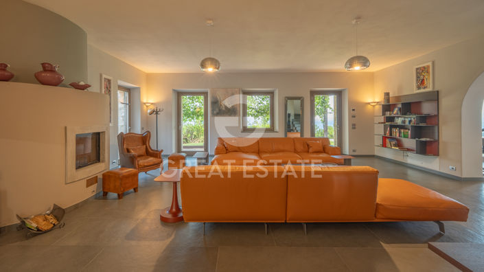 Image No.40-4 Bed Country House for sale