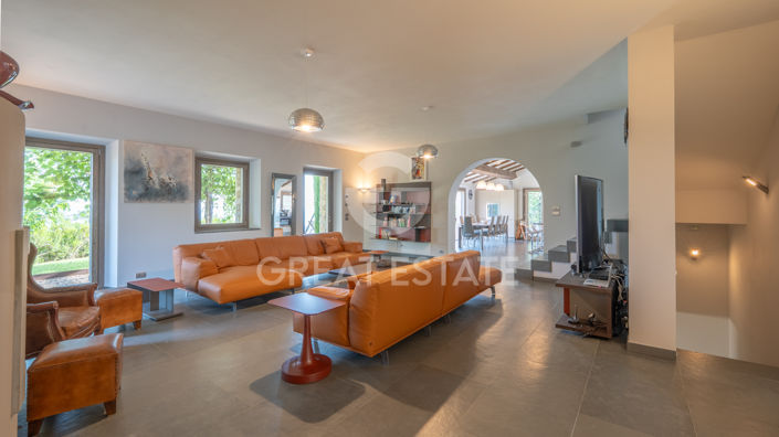 Image No.41-4 Bed Country House for sale