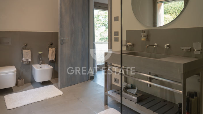 Image No.44-4 Bed Country House for sale