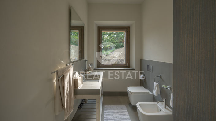 Image No.45-4 Bed Country House for sale
