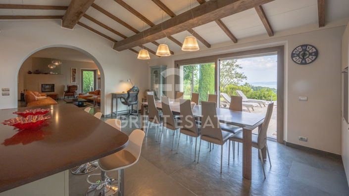 Image No.52-4 Bed Country House for sale