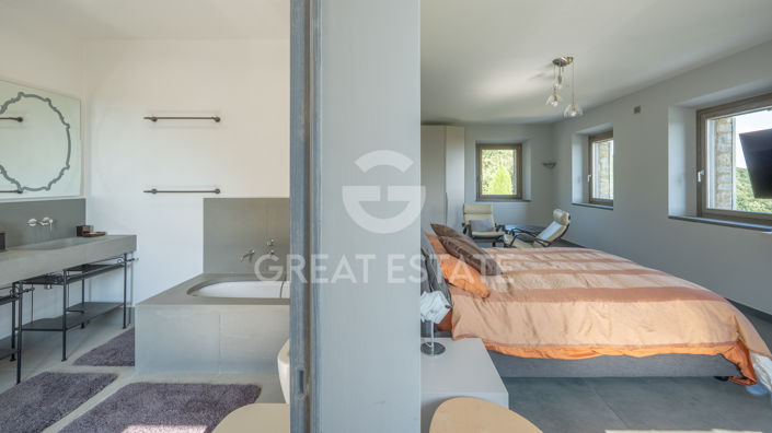Image No.54-4 Bed Country House for sale