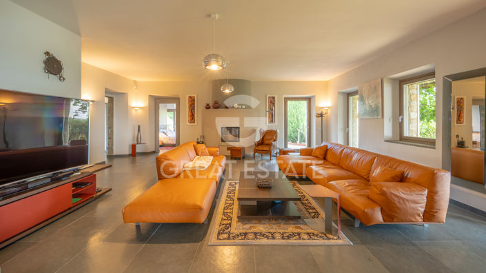 Image No.61-4 Bed Country House for sale