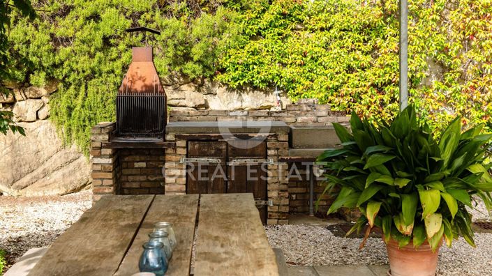 Image No.17-5 Bed Country House for sale