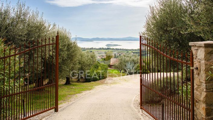 Image No.19-5 Bed Country House for sale