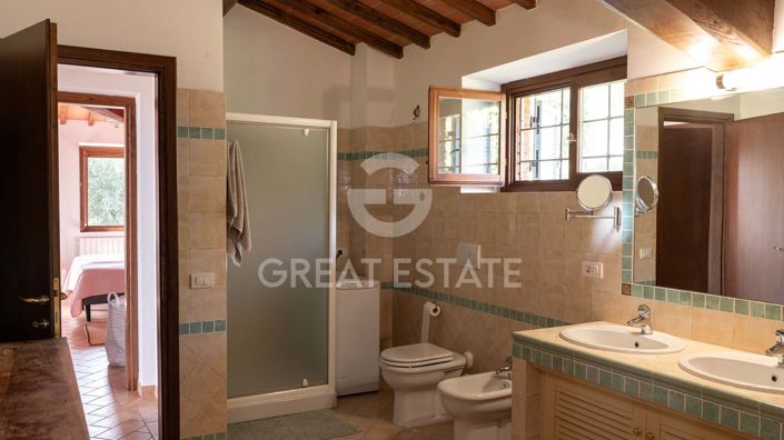 Image No.28-5 Bed Country House for sale