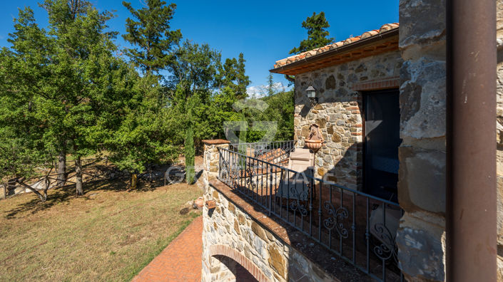 Image No.10-3 Bed Country House for sale