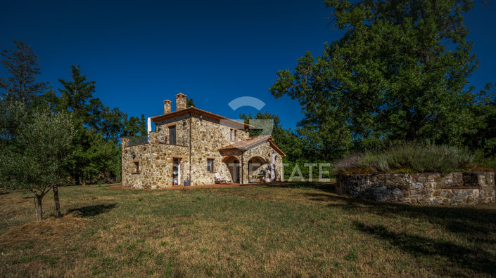 Image No.11-3 Bed Country House for sale