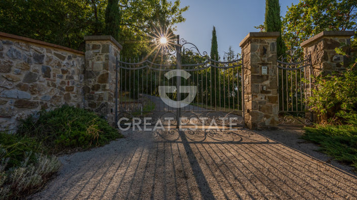 Image No.56-3 Bed Country House for sale