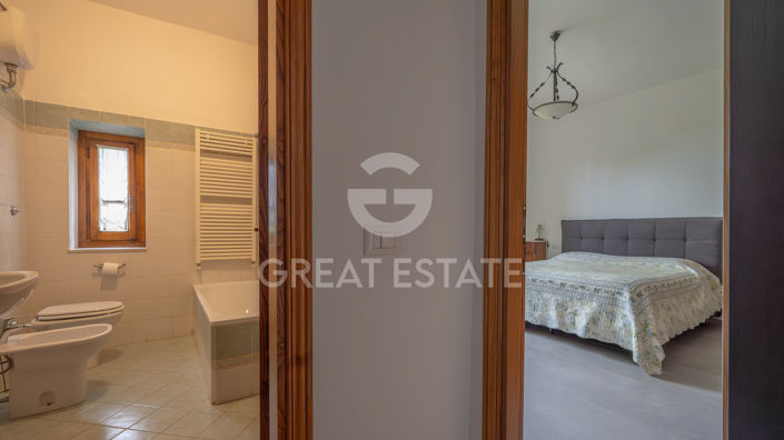 Image No.34-4 Bed Country House for sale