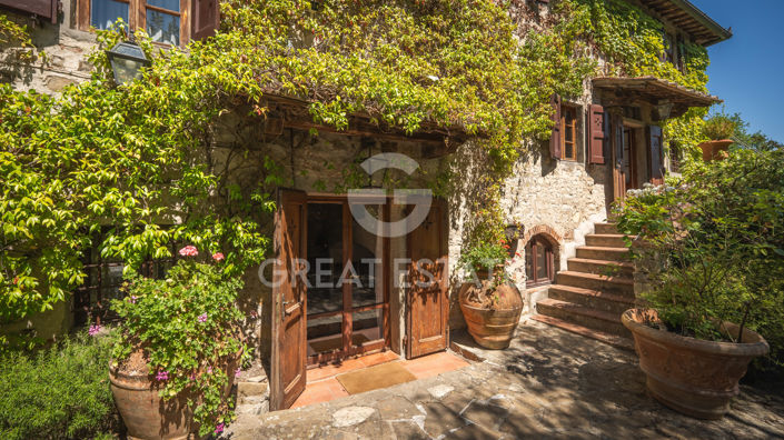 Image No.12-9 Bed Country House for sale