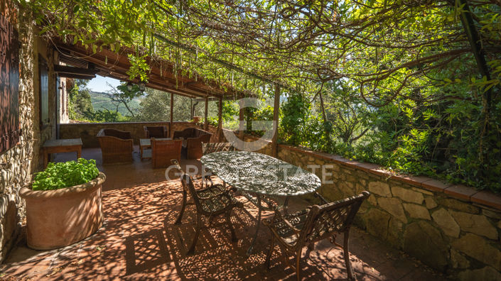 Image No.13-9 Bed Country House for sale