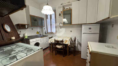 vendesi-stabile-palazzo-in-umbria-perugia-cit