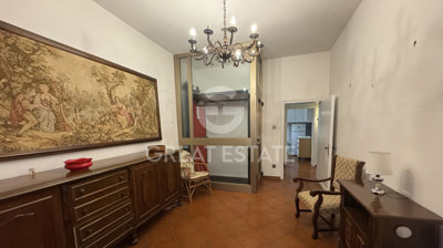 vendesi-stabile-palazzo-in-umbria-perugia-cit
