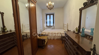 vendesi-stabile-palazzo-in-umbria-perugia-cit