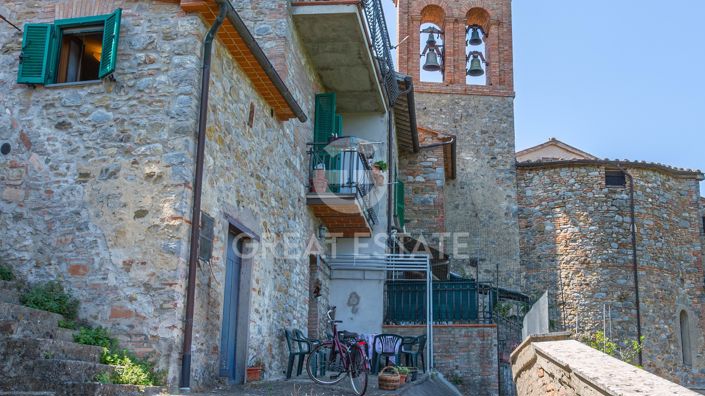 Image No.12-3 Bed Property for sale