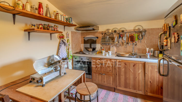 Image No.19-3 Bed Property for sale