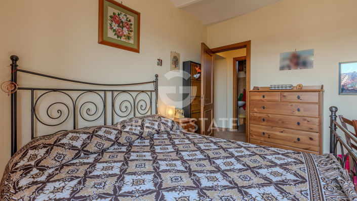 Image No.23-3 Bed Property for sale