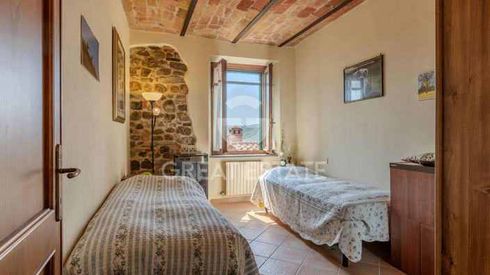 Image No.24-3 Bed Property for sale