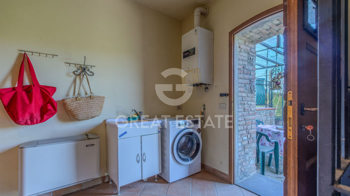 Image No.26-3 Bed Property for sale