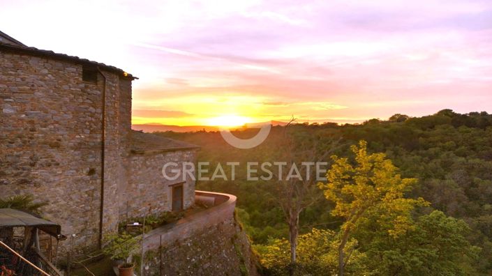 Image No.32-3 Bed Property for sale