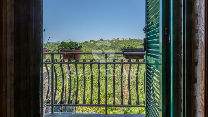 Image No.9-3 Bed Property for sale