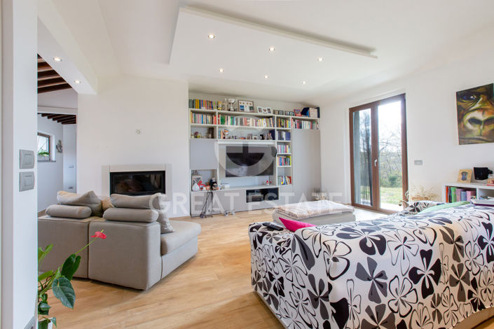 Image No.3-4 Bed Country House for sale