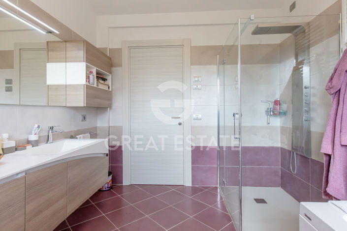 Image No.29-4 Bed Country House for sale