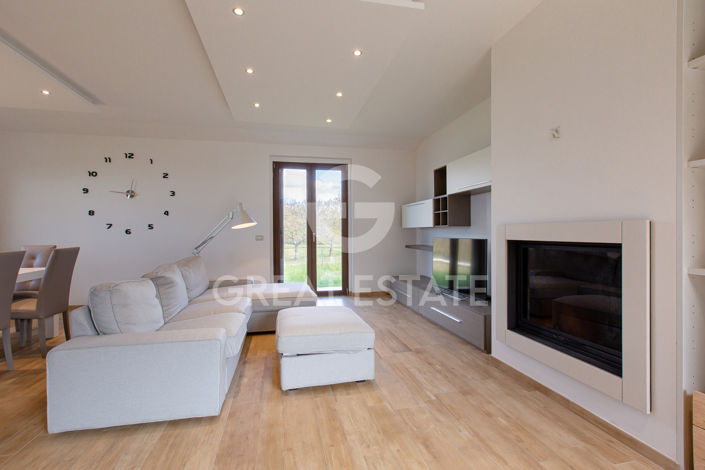 Image No.31-4 Bed Country House for sale