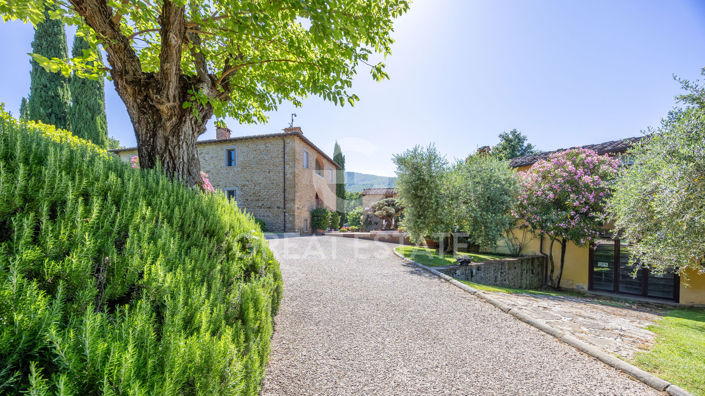 Image No.15-5 Bed Country House for sale