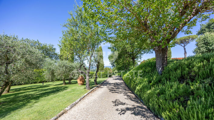 Image No.16-5 Bed Country House for sale